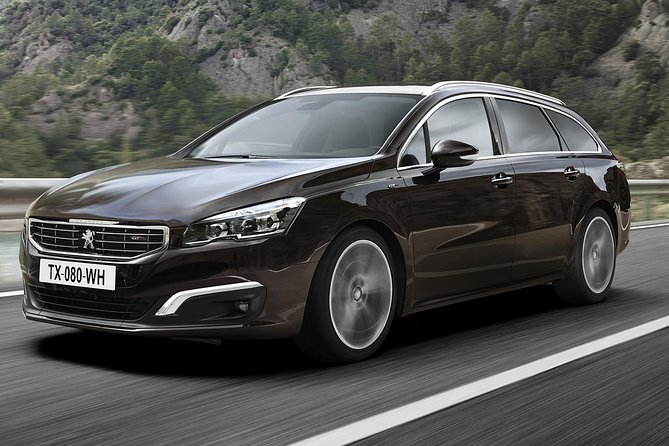 Day Trip from Bucharest to Dracula Castle, Brasov and Peles Castle Sinaia - Brasov Historical Center by candlelight: when you need a city break