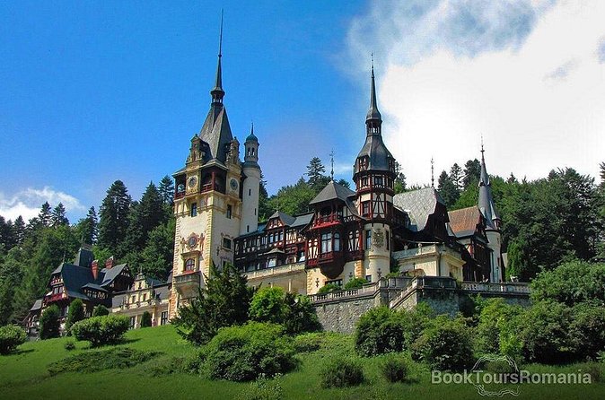 Dracula Castle, Peles Castle and Brasov - Private Day Trip from Bucharest - Brasov Historical Center: Black Church, Council Square, Rope Street, and Walls