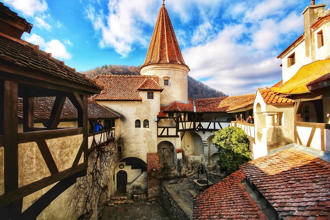 DRACULA CITY BREAK Bran Castle, Peles Castle Sinaia, Brasov City - Getting to the Carpathians: transport and pacing from Bucharest