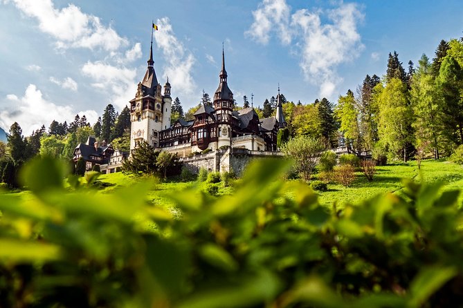 DRACULA CITY BREAK Bran Castle, Peles Castle Sinaia, Brasov City - House of Dracula Hotel (Poiana Brasov): a base that makes the trip feel easy