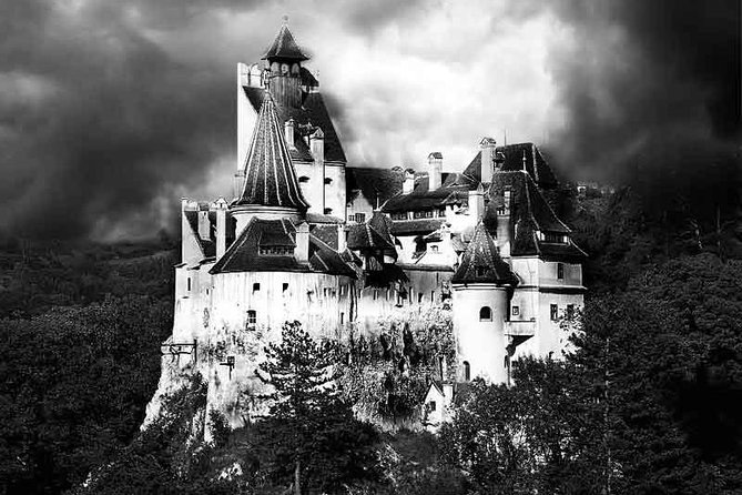 Dracula's Castle, Peles Castle and old town Brasov from Bucharest - Stop 2: Bran Castle and the Dracula Story at the Border Pass