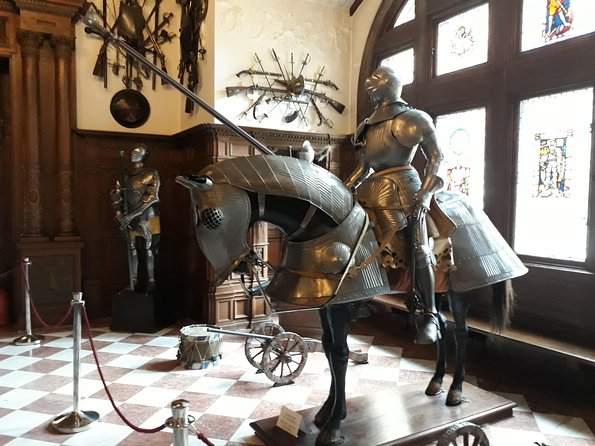Dracula's Castle & Peles Palace Tour from Bucharest Including Brasov Old Town - Stop 1: Statuia lui Spiru Haret and why a quick “local start” works