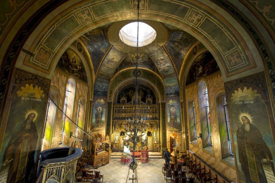 Eastern Orthodox Church Art in Bucharest - Why this kind of church-art tour works in Bucharest