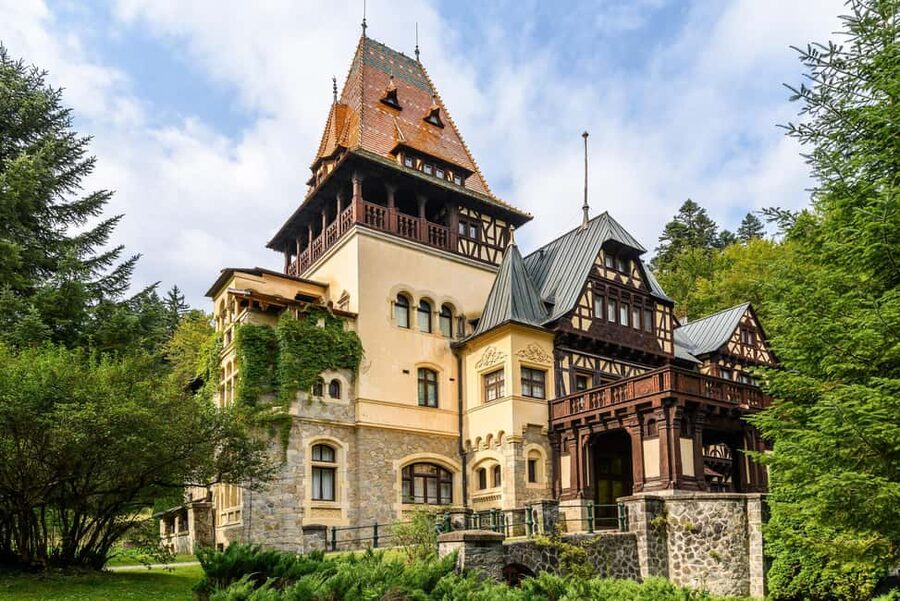 From Bucharest: Day Trip to Peles, Dracula's Castle, Brasov - What to Pack for Castles: Shoes, Warm Layers, Camera, and Headphones