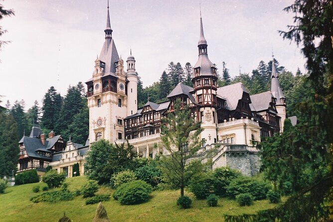 From Bucharest: Dracula's Castle, Peles Castle and Brasov Old Town Full Day Tour - The 7:00am Start: Riding Comfort and Keeping the Day on Track