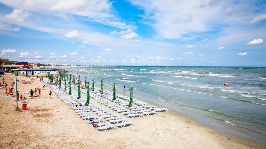 From Bucharest: Full-Day History, Sun & Fun at the Black Sea - Mamaia Beach Resort: sun tan time without overplanning