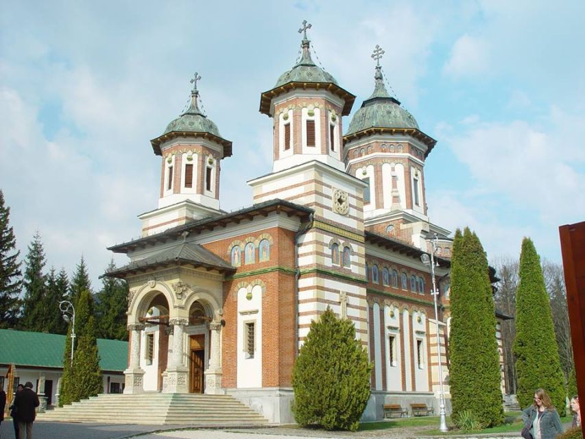 From Bucharest: Full-Day Private Dracula Tour - Brasov Area Choice: City Center or Dambovicioara Cave