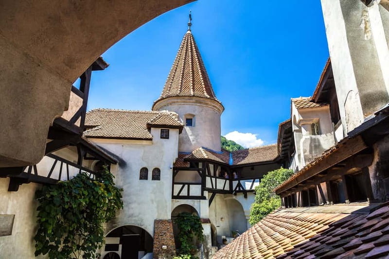 From Bucharest: Peles Castle, Brasov & Bran Castle Day Trip - Sinaia and the mountain drive: a scenic breather between monuments