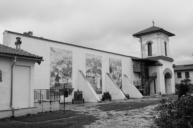 From Dracula to Ceaușescu-Romanian Terror Stories Tour with Dacia - The guides make it: how the story stays clear