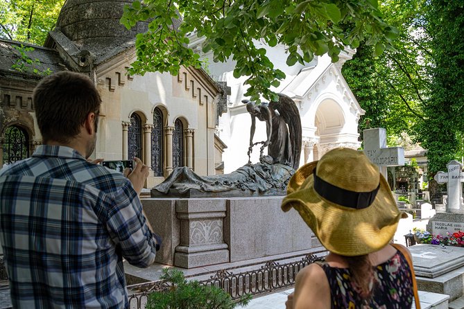 Hidden charms of Mahallopolis - Bellu Cemetery: the open-air museum moment