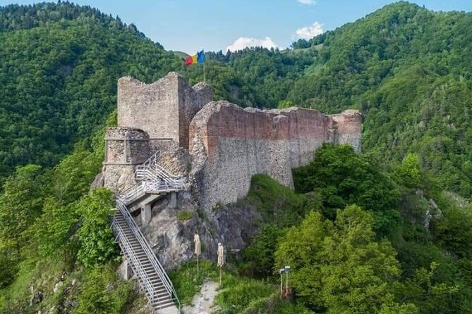 Hiking to the Poenari Fortress and Princely Court of Târgoviște - Poenari and Târgoviște: the best kind of long day from Bucharest