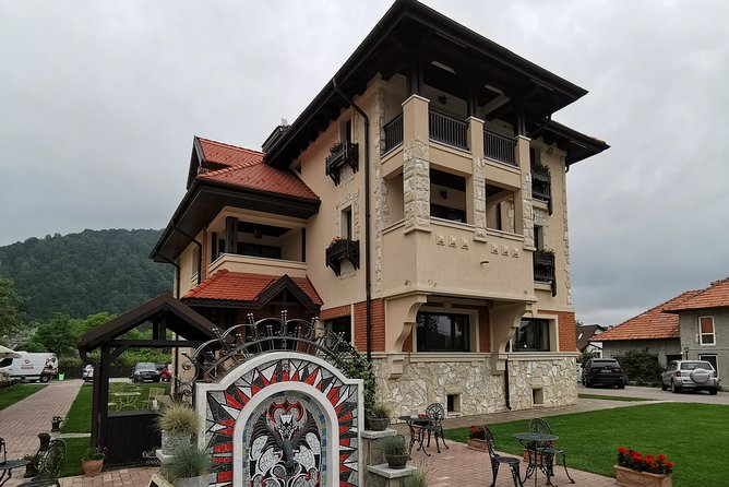 Libearty Brown Bears Sanctuary & Fun with ATV or Buggy Quad Tour - Bran Castle and Dracula’s name: how to enjoy it without feeling rushed