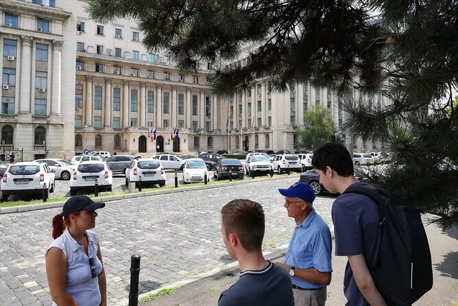 Life in Communism - Small group pacing and an English guide you can actually talk to