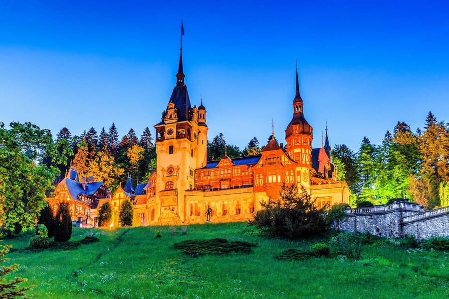 Minivan 8 Places : Dracula Castle, Peles, & Brasov Day Tour - Bucharest-to-Transylvania: Why This Day Trip Works