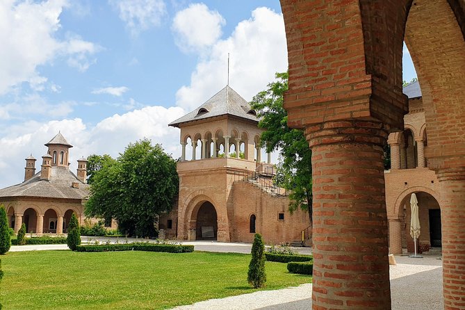Mystical Monasteries, Dracula's Tomb and Mogosoaia Lake Palace - Private Tour - Snagov Monastery and Dracula’s Tomb: what the story is, and what you can see
