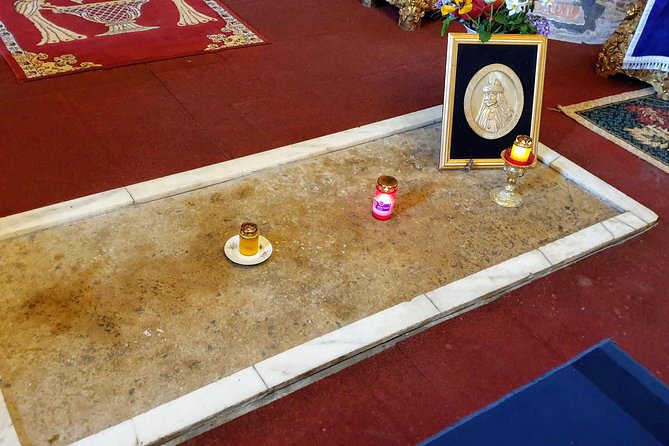 Mystical Monasteries, Dracula's Tomb and Mogosoaia Lake Palace - Private Tour - Fast passes at Arcul de Triumf and Piața Revoluției
