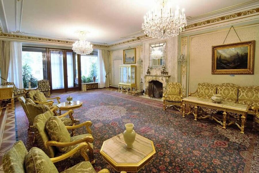 Palace of Parliament, Ceausescu House & Village Museum - Who this tour suits best (and who should think twice)