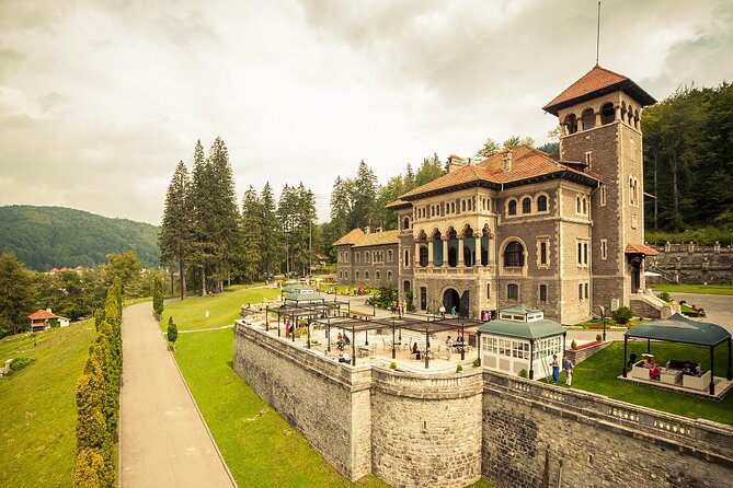 Peles & Cantacuzino Castles: Gourmet Wine & Cultural Day trip - When Peleș is closed: Pelisor Castle in November