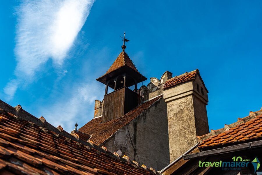 Peles, Dracula's Castles & Brasov: Private Day Trip & Pickup - Sinaia’s Mountain Resort Feel Before You Step Into Peleș
