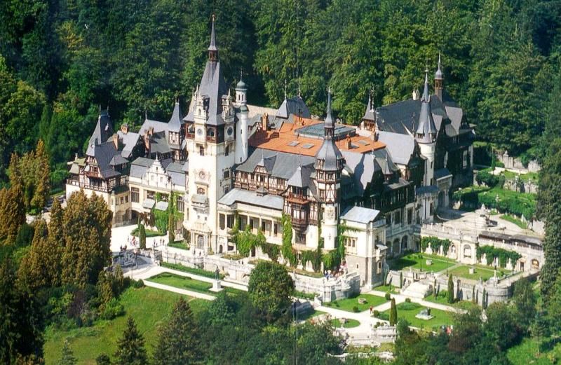 Premium Tour Bran & Peles Castle from Bucharest - Peles Castle: royal luxury, a 160-room museum, and seasonal limits