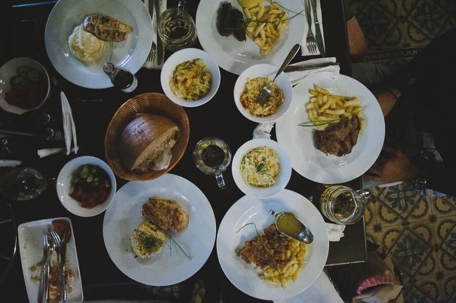 Private Bucharest: History & Food with Traditional Meal - Victory Street: from independence victory to 1918 unification, with food geography in mind