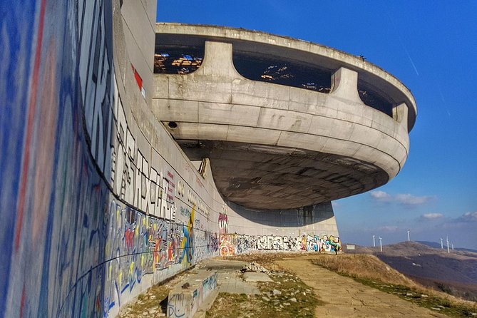 Private Daytrip to Buzludzha Monument and Veliko Tarnovo - The southbound drive: Friendship Bridge and Ruse on the way