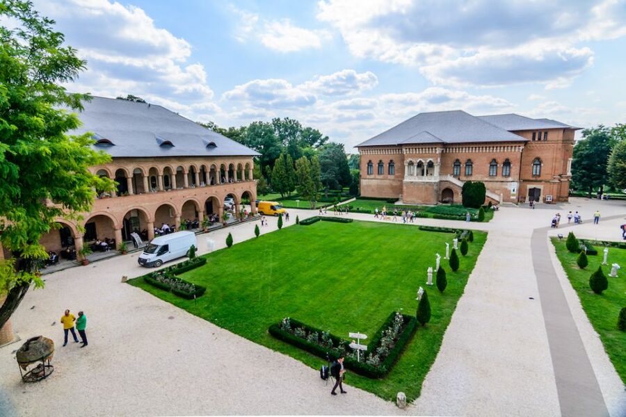 Private Half Day Trip to Snagov Monastery & Mogosoaia - Price and value: what $176 buys you (and what it can’t)