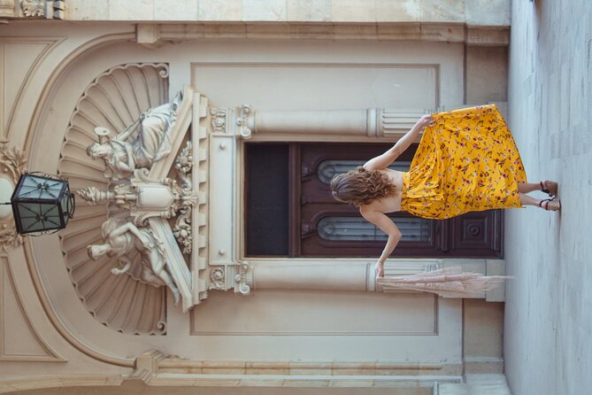 Private Photo-Shoot with Award-Winning Photographer - The history stories you’ll hear between photos