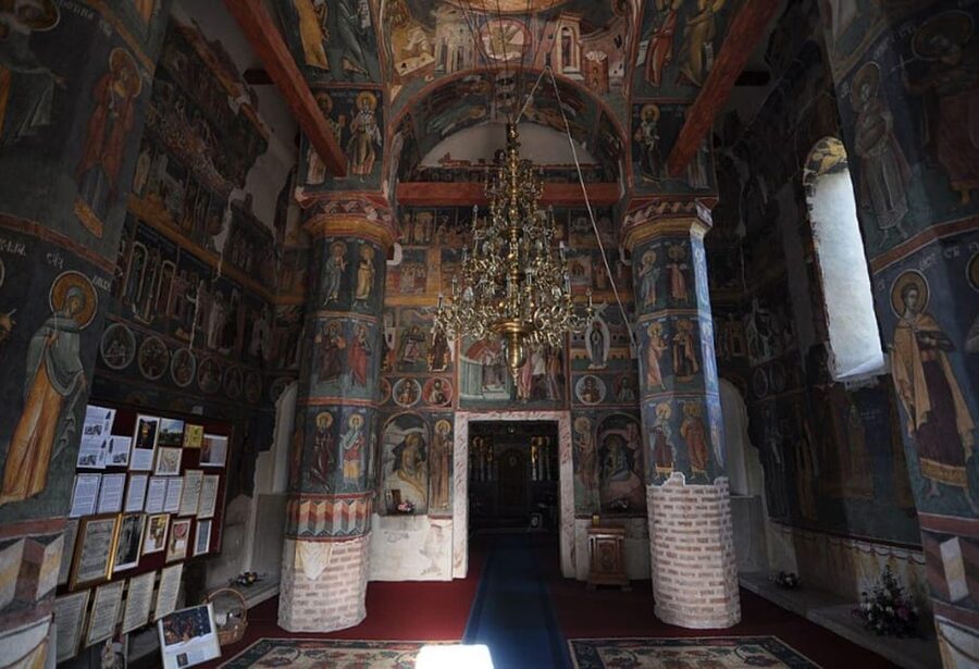 Private Tour from Bucharest to Dracula's tomb and Mogosoaia - A 4.5-hour Dracula-flavored detour from Bucharest