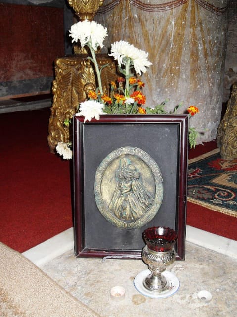 Private Tour from Bucharest to Dracula's tomb and Mogosoaia - The Annunciation chapel legend and the story of the imperial doors