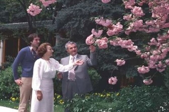 Private Tour -The Last Day of Nicolae Ceaușescu in a Romanian Car - Palatul Primăverii: the private residence stop that adds weight
