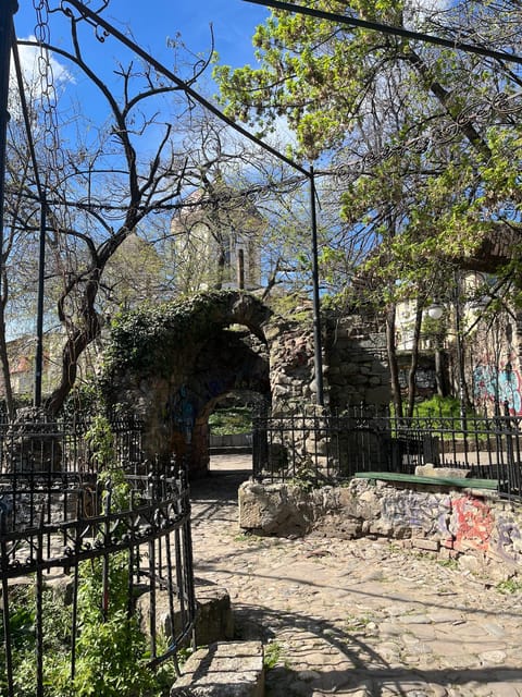 Roma Culture, Realities and Slavery History, Walking tour - Starting at Teatrul Ion Creangă: The 3 Hours That Actually Go Somewhere