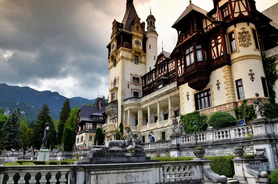 Sinaia: Peleș Castle Tour with An Expert Guide - Meeting outside Peleș: your starting point and what to expect