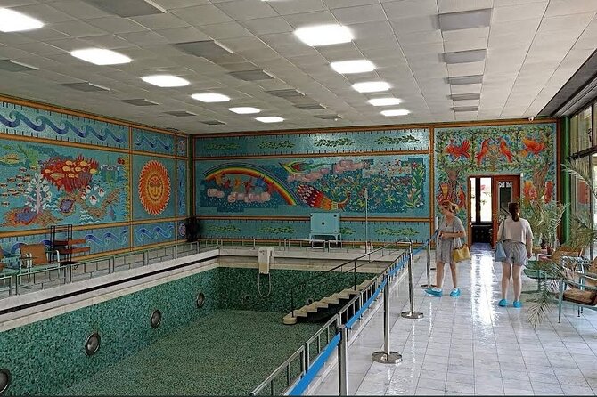 Skip-the-line tickets to Ceausescu Mansion - Guided Tour - The grounds and inner garden: how your visit doesn’t end at the door