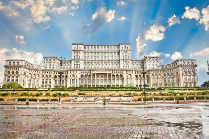 Spanish & Italian guided tour - Palace of Parliament - How much of the palace you’ll actually see