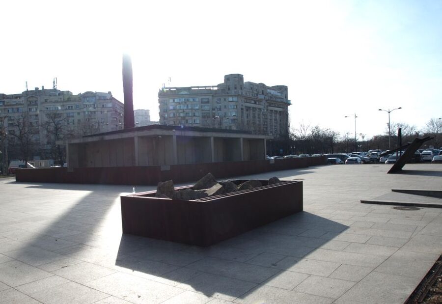 The Jewish heritage of Bucharest - half day walking tour - Avraham Kosher break: snacks and a human pause