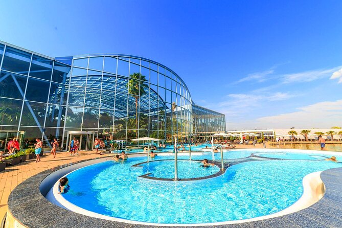 Therme-entrance ticket and transfer pick-up/drop-off Bucharest - Crowds, rules, and sunbeds: the reality check before you go