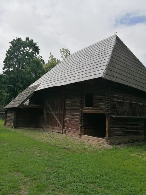 Village Museum Bucharest Guided Tour - Dimitrie Gusti National Village Museum: rural Romania inside the city