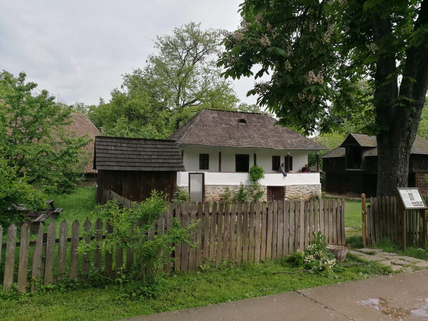 Village Museum Bucharest Guided Tour - When the museum can’t open: Mogosoaia Palace as a backup