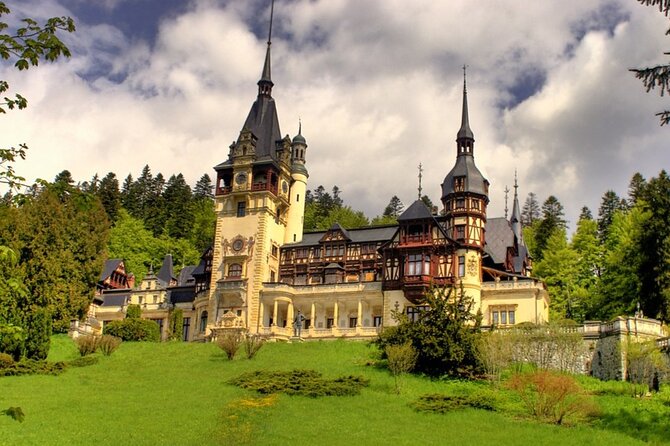 Vlad the Impaler Royal Court from Târgoviște, Peleș Castle and Dracula grave - Who should book this tour (and who might not)