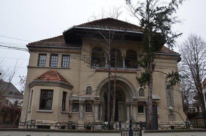 Walking tour of Bucharest - Biserica Icoanei: A Smaller Church Stop With Real Meaning