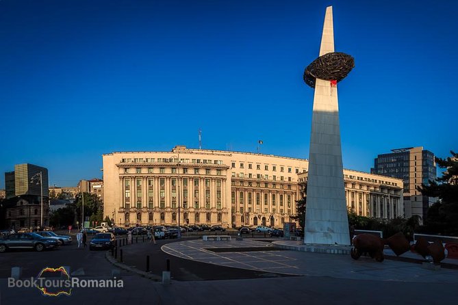 Walking Tour of Bucharest City Center - Private Tour - Palatul Regal / Royal Palace: Monarchy to Modern Romania