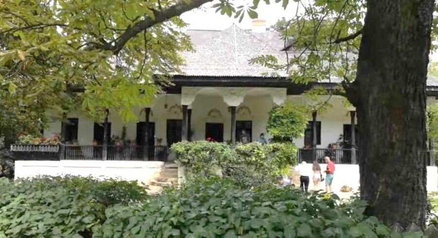 Winery touring & private wine tasting - one day private tour - Price and value: what $412 covers vs what you’ll pay on site